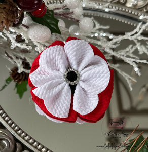 Mrs. Claus Buckle {Blossom Bow}