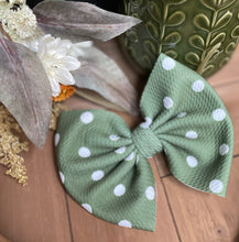 Load image into Gallery viewer, Green Dotty {Bow} - Calli Alyse Boutique
