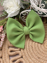 Load image into Gallery viewer, Avocado {Bow} - Calli Alyse Boutique